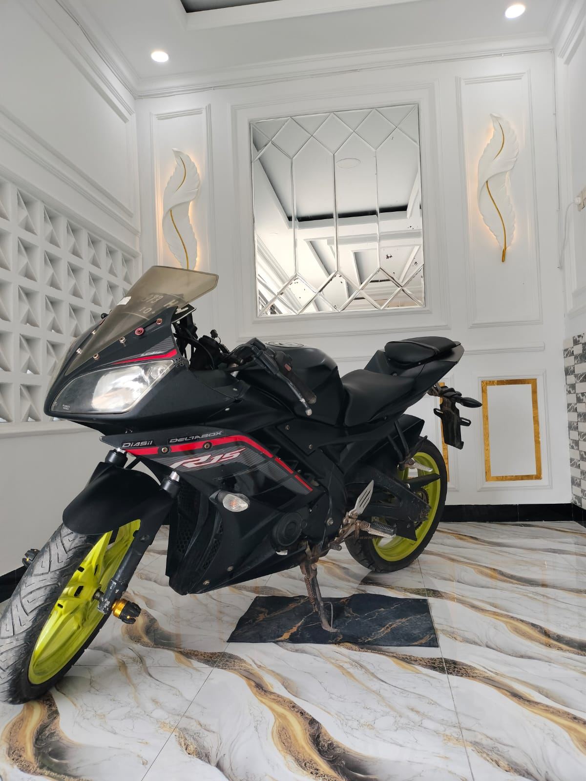 Yamaha YZF-R15 V2